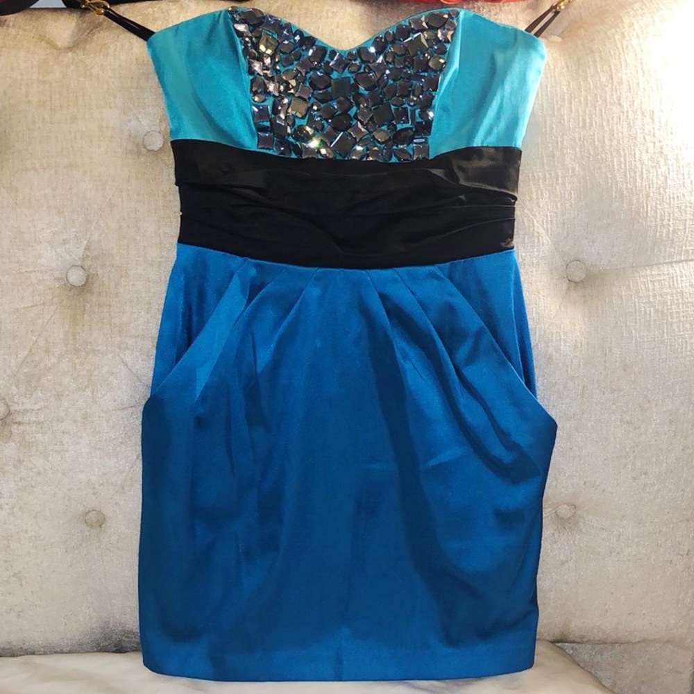 Bebe dress